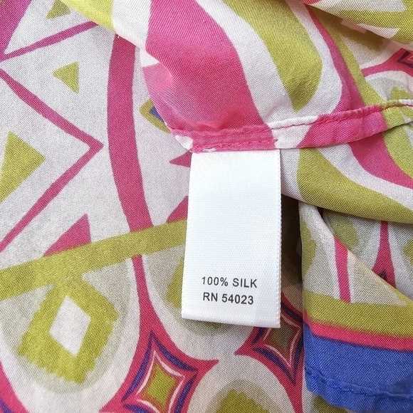 100% Silk Geometric Print Pink And Green Bib Front Banana Republic Top, Size XS - Picture 9 of 9